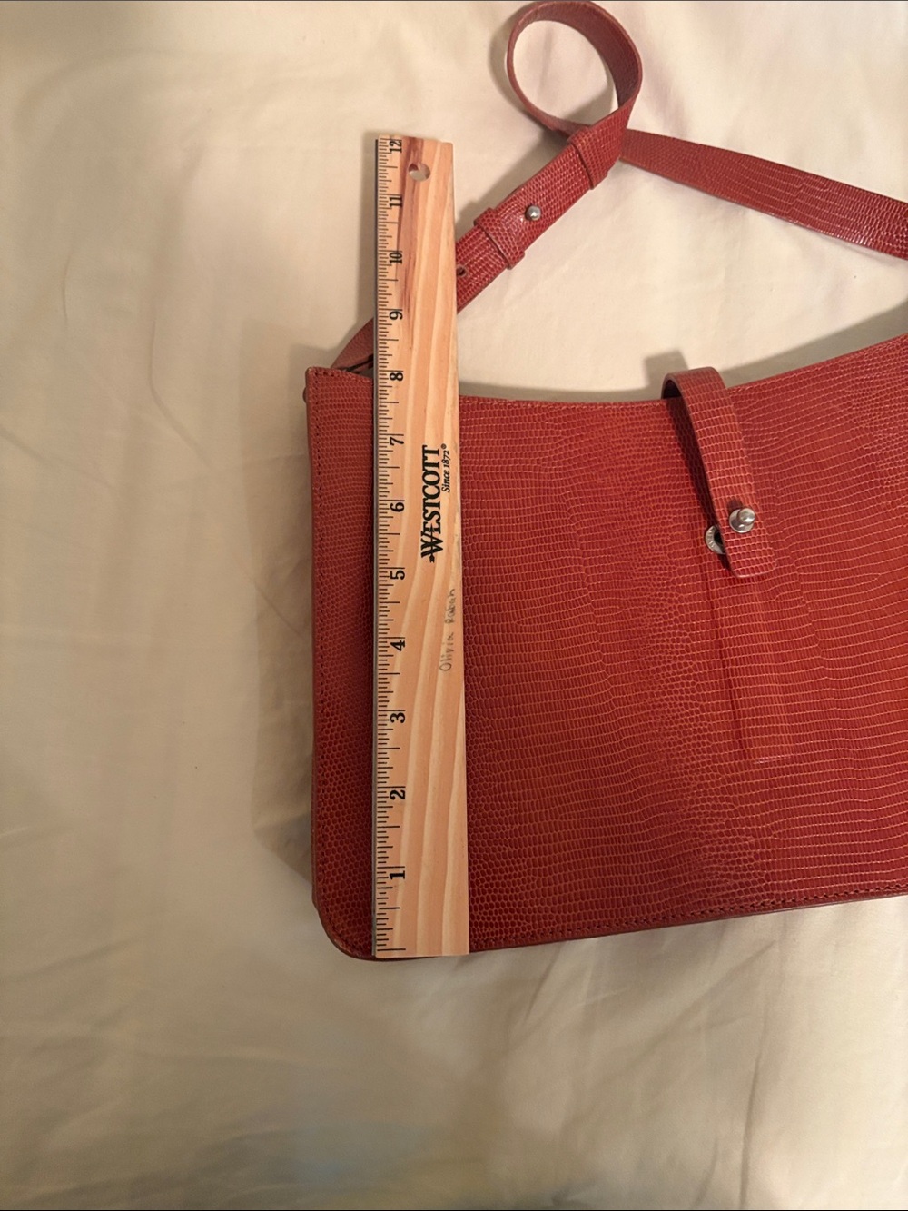 Dkny
Leather Shoulder Bag in Brick Red - Picture 4 of 4